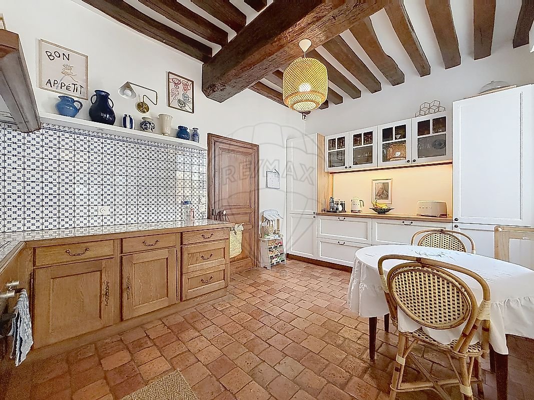 0053d043-1f10-44bd-a635-288ae95e6d18