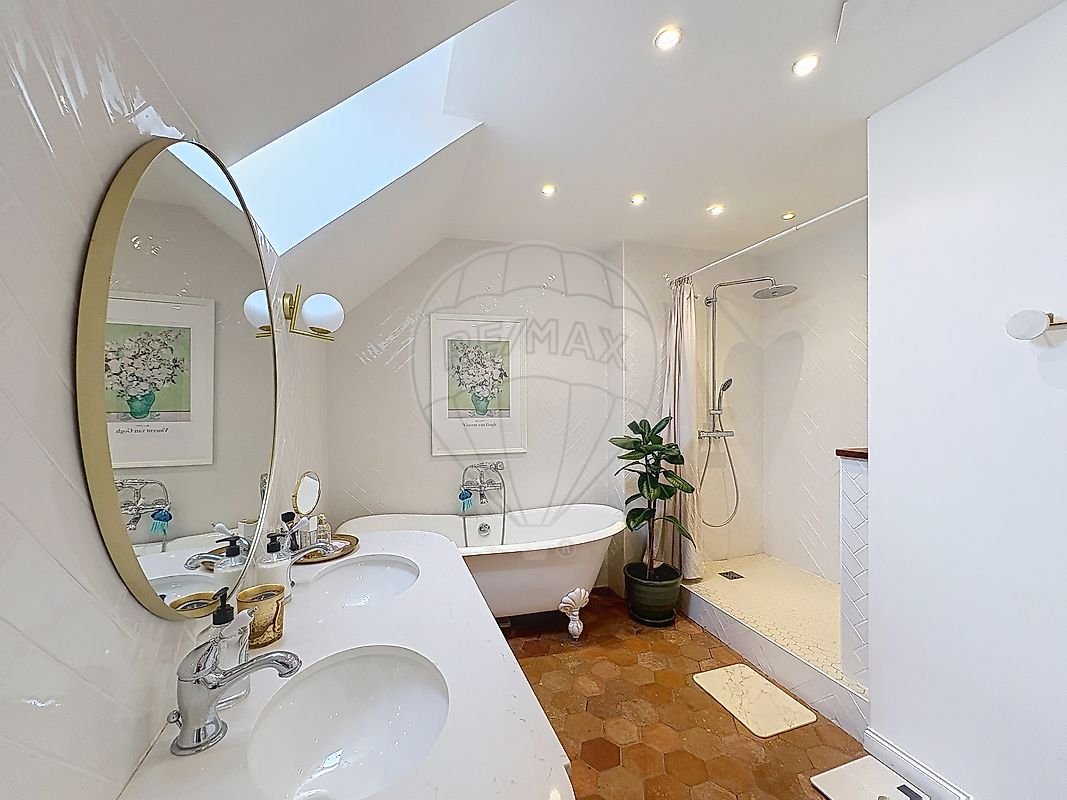 f213fa5a-6dba-421f-946a-119699727f2f