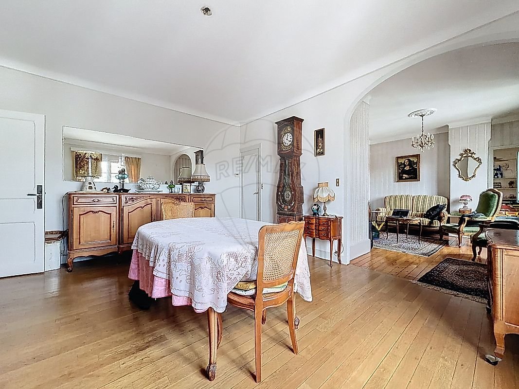 f5849e36-5ce1-47dd-b9e5-66a6497d1340